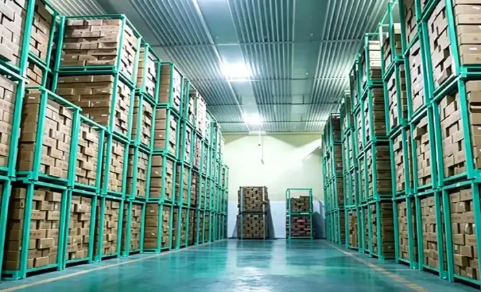 stackable racks for cold storage