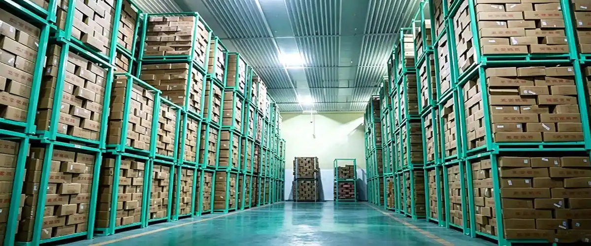 stackable racks for cold storage